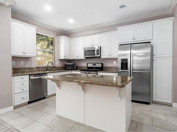 1883 Aquamarine Ct 7, Chula Vista CA 91913