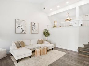 3275 Caminito Eastbluff 203, La Jolla CA 92037