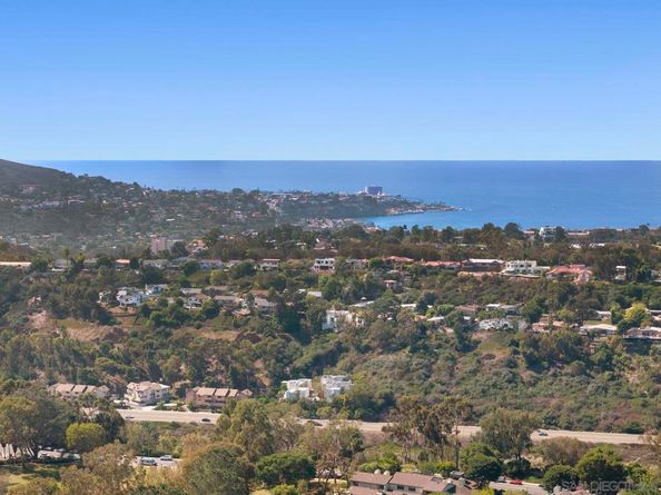 3275 Caminito Eastbluff 203, La Jolla CA 92037