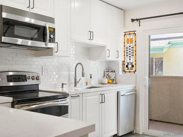 3275 Caminito Eastbluff 203, La Jolla CA 92037