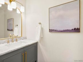 3275 Caminito Eastbluff 203, La Jolla CA 92037