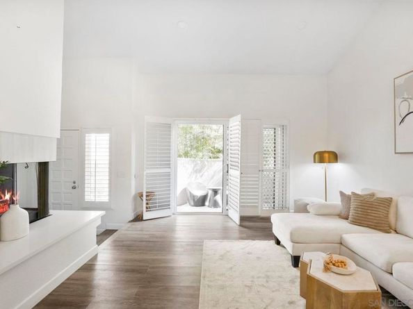 3275 Caminito Eastbluff 203, La Jolla CA 92037