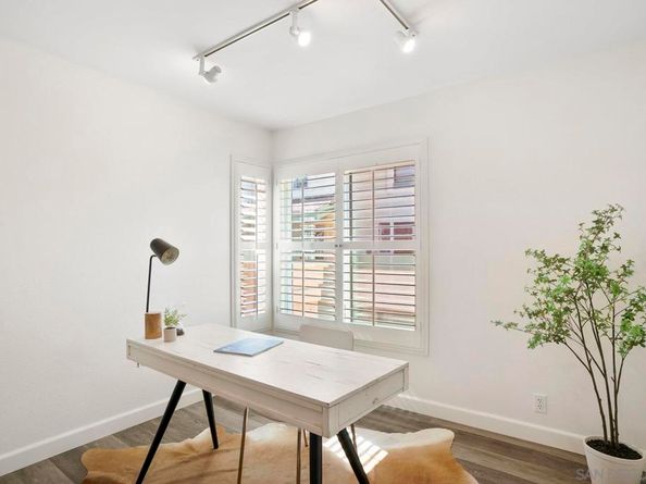 3275 Caminito Eastbluff 203, La Jolla CA 92037