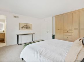 3275 Caminito Eastbluff 203, La Jolla CA 92037