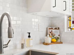 3275 Caminito Eastbluff 203, La Jolla CA 92037