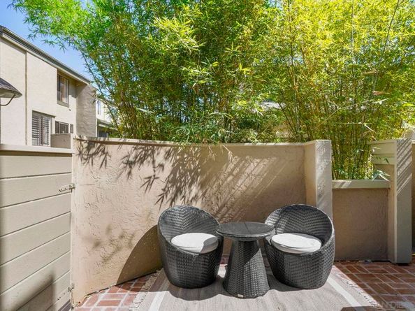 3275 Caminito Eastbluff 203, La Jolla CA 92037