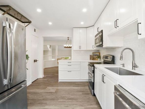 3275 Caminito Eastbluff 203, La Jolla CA 92037