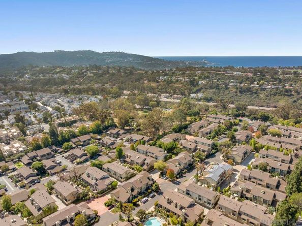 3275 Caminito Eastbluff 203, La Jolla CA 92037