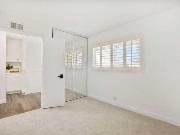 3275 Caminito Eastbluff 203, La Jolla CA 92037