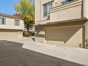 3275 Caminito Eastbluff 203, La Jolla CA 92037