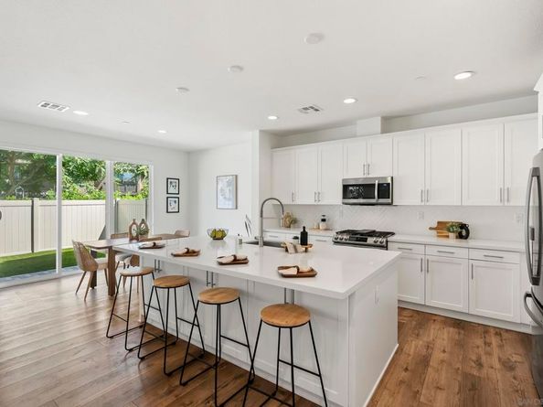 3304 Telaga Rd, Carlsbad CA 92010