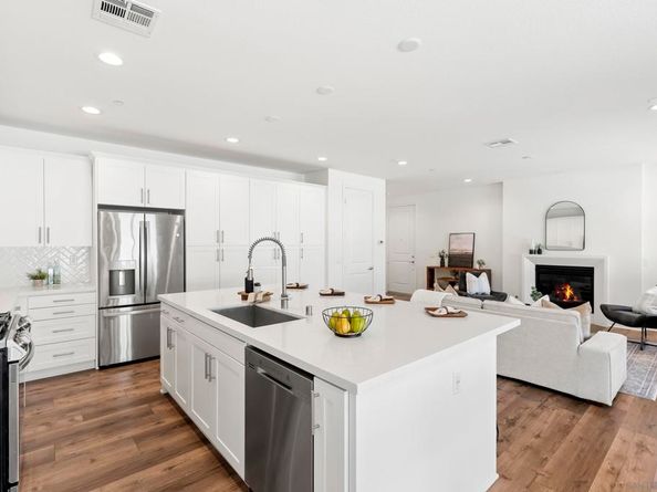3304 Telaga Rd, Carlsbad CA 92010