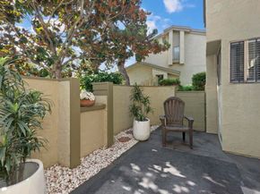 3244 Caminito Eastbluff 44, La Jolla CA 92037