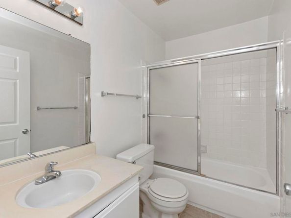 3244 Caminito Eastbluff 44, La Jolla CA 92037