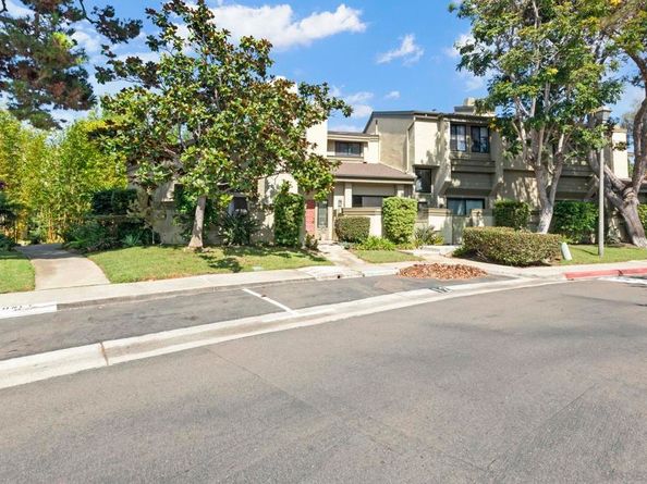 3244 Caminito Eastbluff 44, La Jolla CA 92037