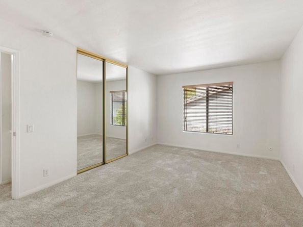 3244 Caminito Eastbluff 44, La Jolla CA 92037