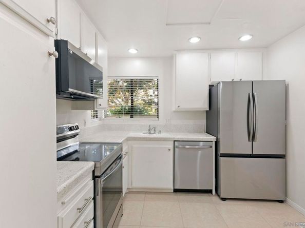 3244 Caminito Eastbluff 44, La Jolla CA 92037