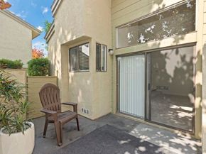 3244 Caminito Eastbluff 44, La Jolla CA 92037