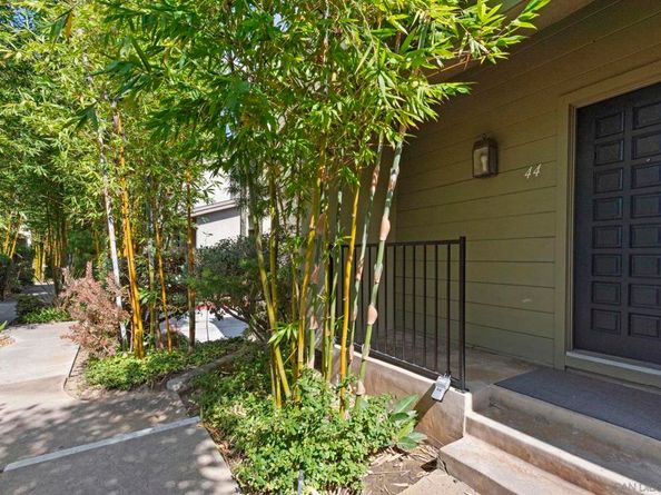 3244 Caminito Eastbluff 44, La Jolla CA 92037