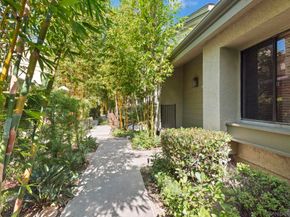 3244 Caminito Eastbluff 44, La Jolla CA 92037