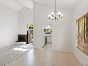 3244 Caminito Eastbluff 44, La Jolla CA 92037