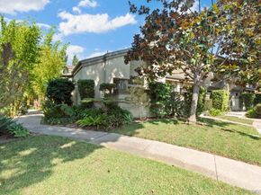 3244 Caminito Eastbluff 44, La Jolla CA 92037