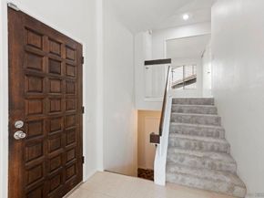 3244 Caminito Eastbluff 44, La Jolla CA 92037