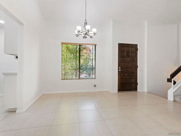 3244 Caminito Eastbluff 44, La Jolla CA 92037