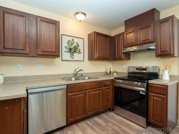 5507 Caminito Roberto, San Diego CA 92111