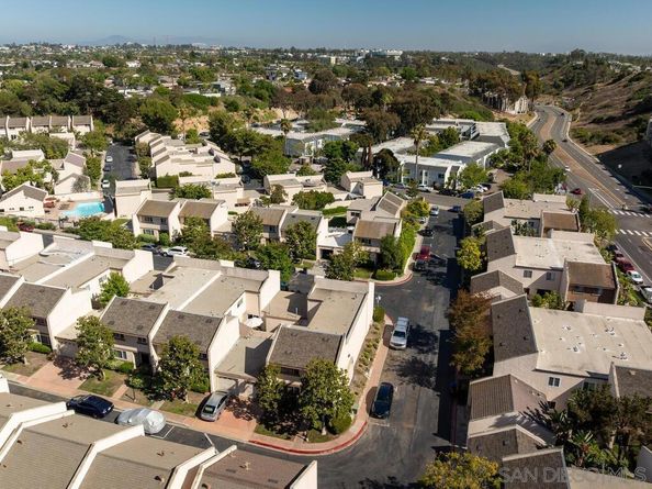 5507 Caminito Roberto, San Diego CA 92111