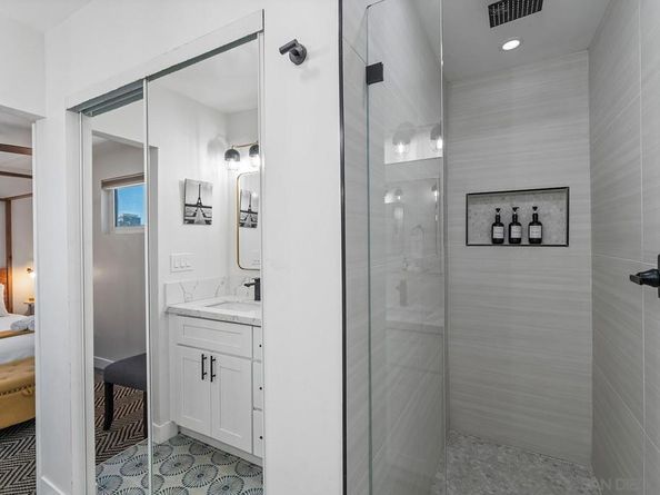 3109 Hawk, San Diego CA 92103