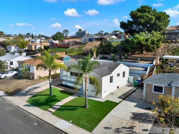 2151 54th, San Diego CA 92105