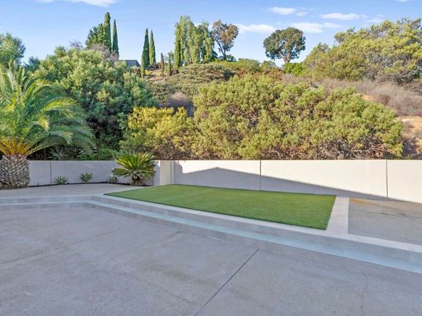 4909 Pacifica Dr, San Diego CA 92109