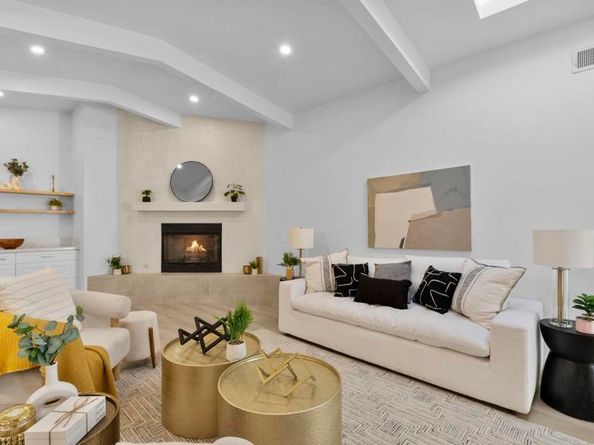 4909 Pacifica Dr, San Diego CA 92109