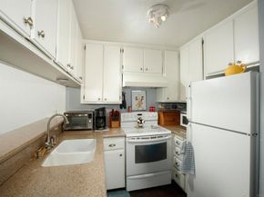 5003 Westpark Dr 203, North Hollywood CA 91601