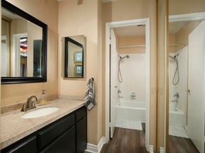 5003 Westpark Dr 203, North Hollywood CA 91601