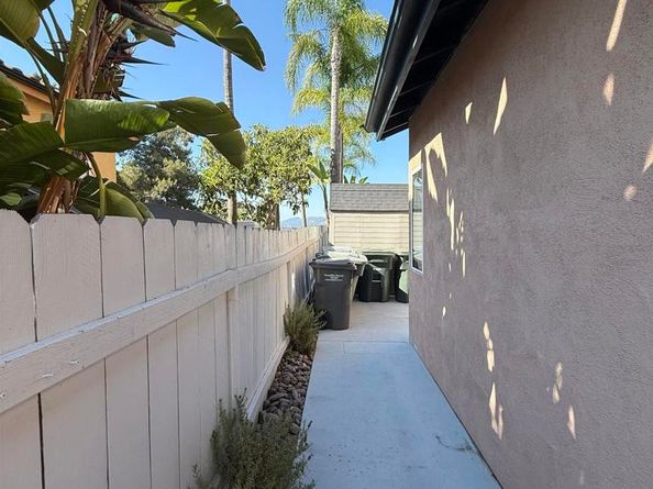 1676 W 11th Ave, Escondido CA 92029