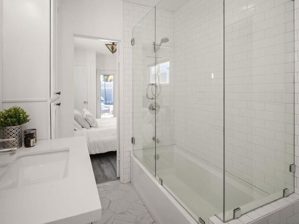 1915 Monroe Ave, San Diego CA 92116