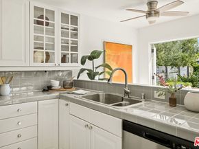 2477 Walnut Avenue, Venice CA 90291