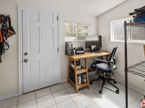 2477 Walnut Avenue, Venice CA 90291