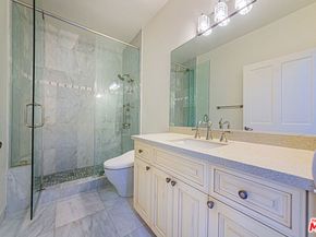 737 S Windsor Boulevard 201, Los Angeles CA 90005