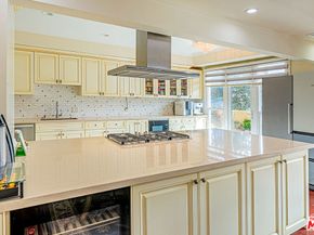 737 S Windsor Boulevard 201, Los Angeles CA 90005