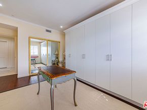 737 S Windsor Boulevard 201, Los Angeles CA 90005