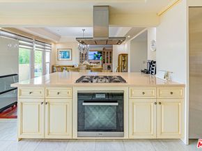 737 S Windsor Boulevard 201, Los Angeles CA 90005