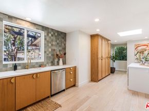 5552 S Corning Avenue, Los Angeles CA 90056