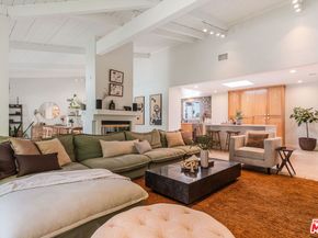 5552 S Corning Avenue, Los Angeles CA 90056