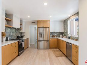 5552 S Corning Avenue, Los Angeles CA 90056