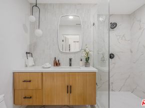 5552 S Corning Avenue, Los Angeles CA 90056