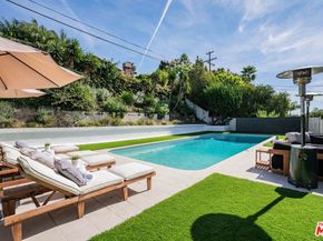 5552 S Corning Avenue, Los Angeles CA 90056