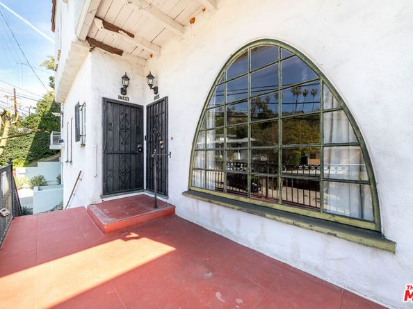 1738 Redcliff Street, Los Angeles CA 90026